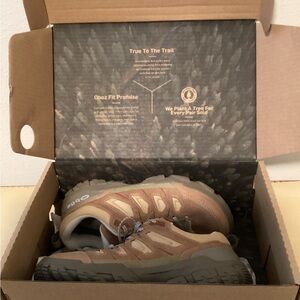 Oboe Sawtooth X Low B-Dry Women’s Hiking Shoe Size 10 NIB  Tan
